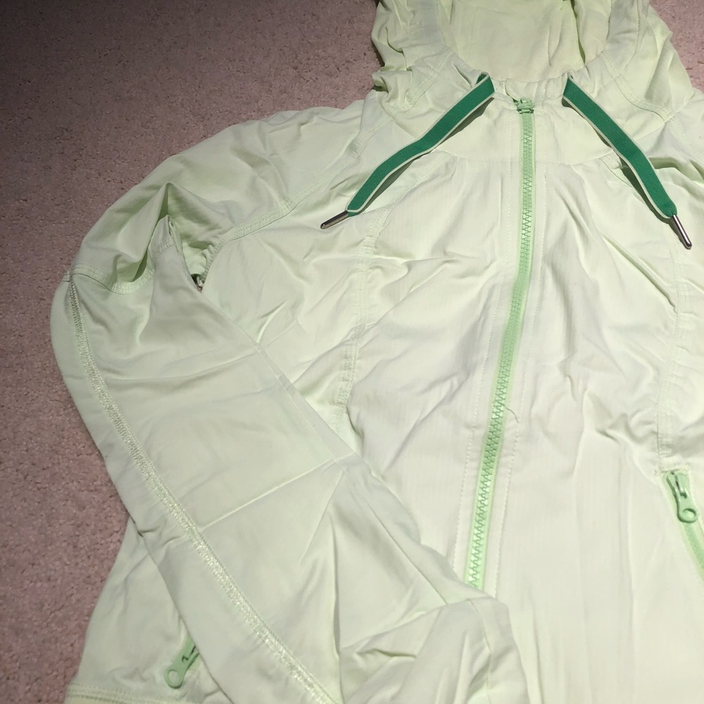 Lululemon jacket - Picture 4 of 8
